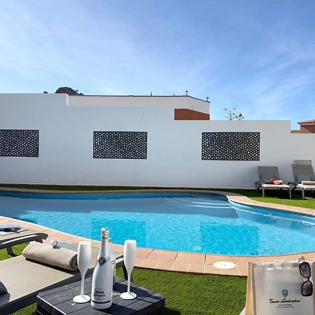 Villa Amorio A Spacious Modern Getaway With A Private Heated Pool & Sea Views Адехе Екстериор снимка