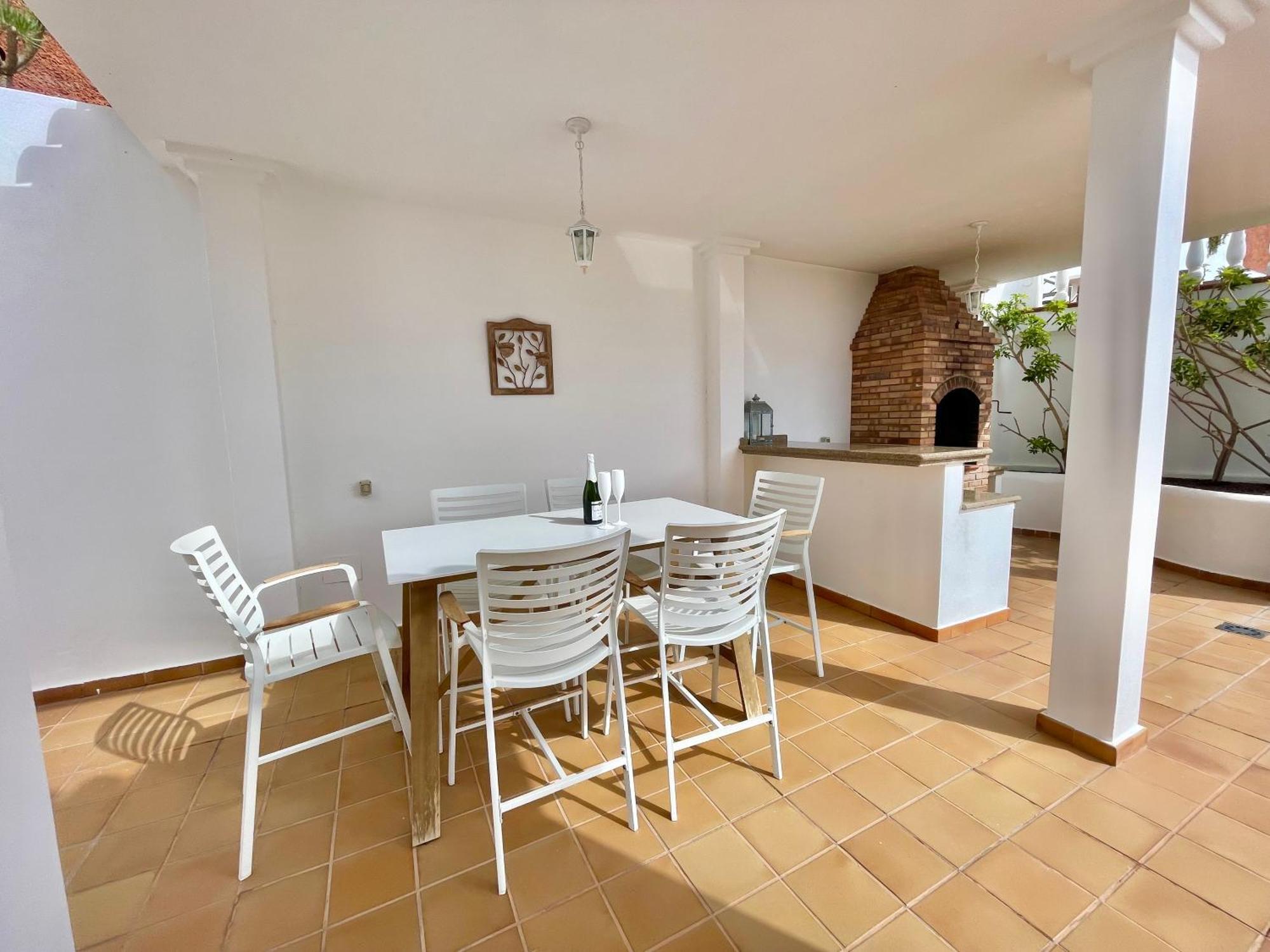 Villa Amorio A Spacious Modern Getaway With A Private Heated Pool & Sea Views Адехе Екстериор снимка