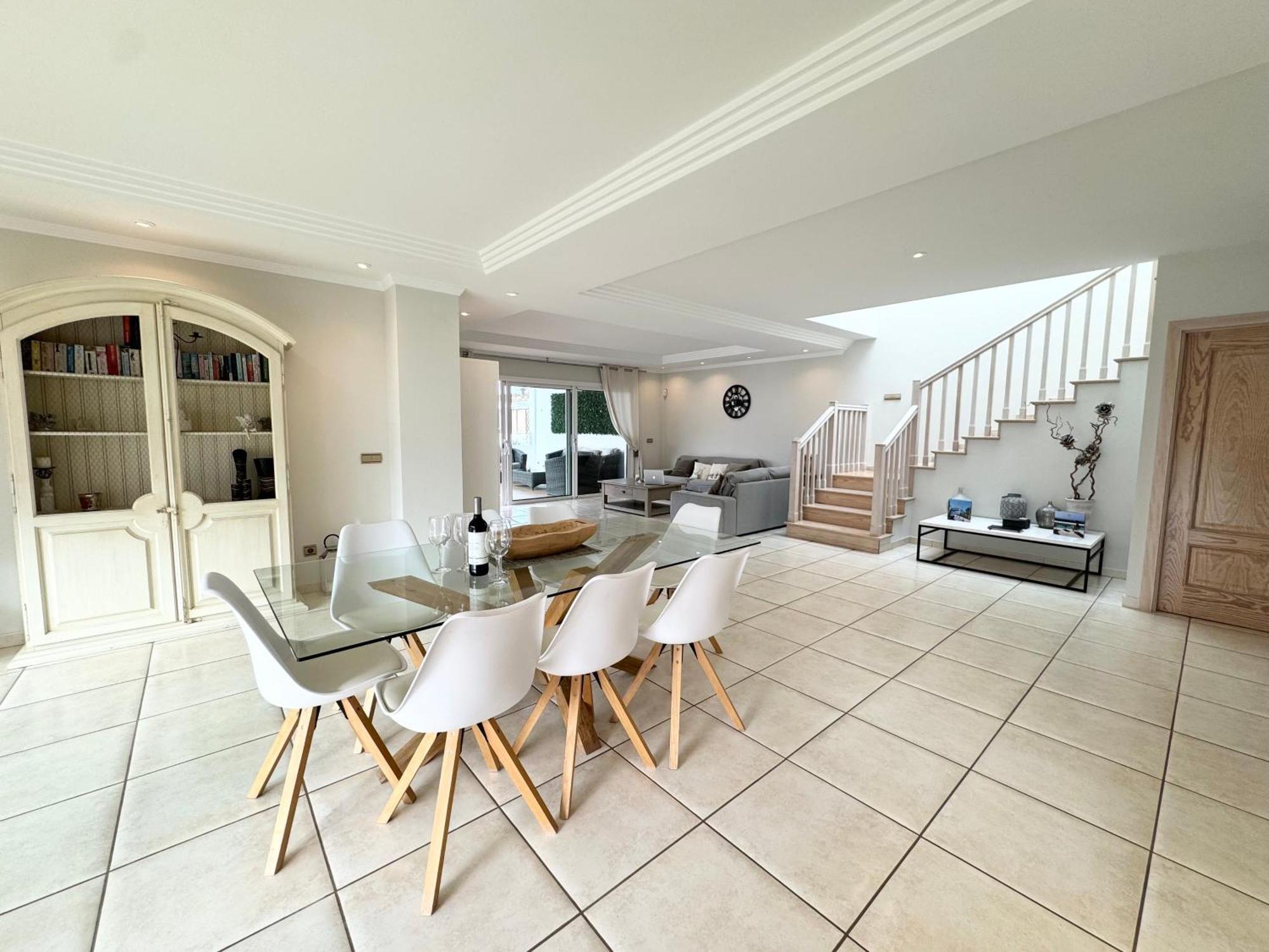 Villa Amorio A Spacious Modern Getaway With A Private Heated Pool & Sea Views Адехе Екстериор снимка